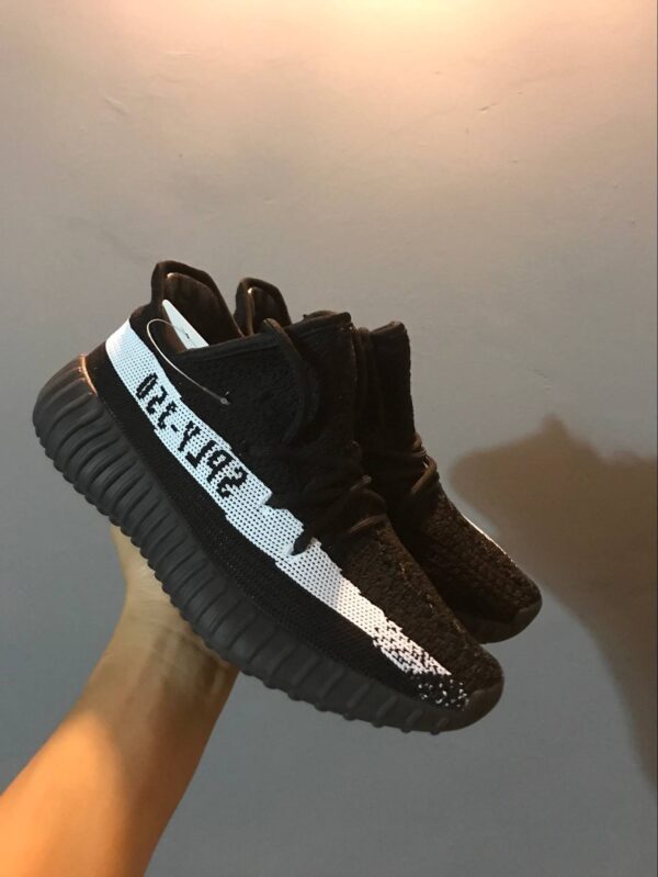 Adidas Yeezy Boost 350 V2 CORE BLACK WHITE YT1146 CALIDAD AA (MEDIA)