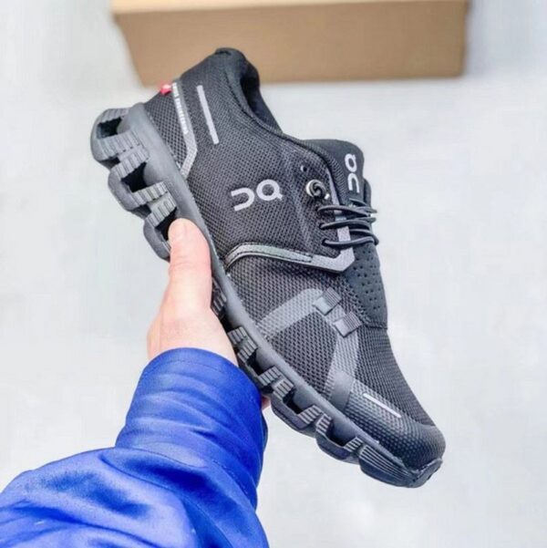 On Running Cloud 5 Waterproof All Black CALIDAD AA (MEDIA)